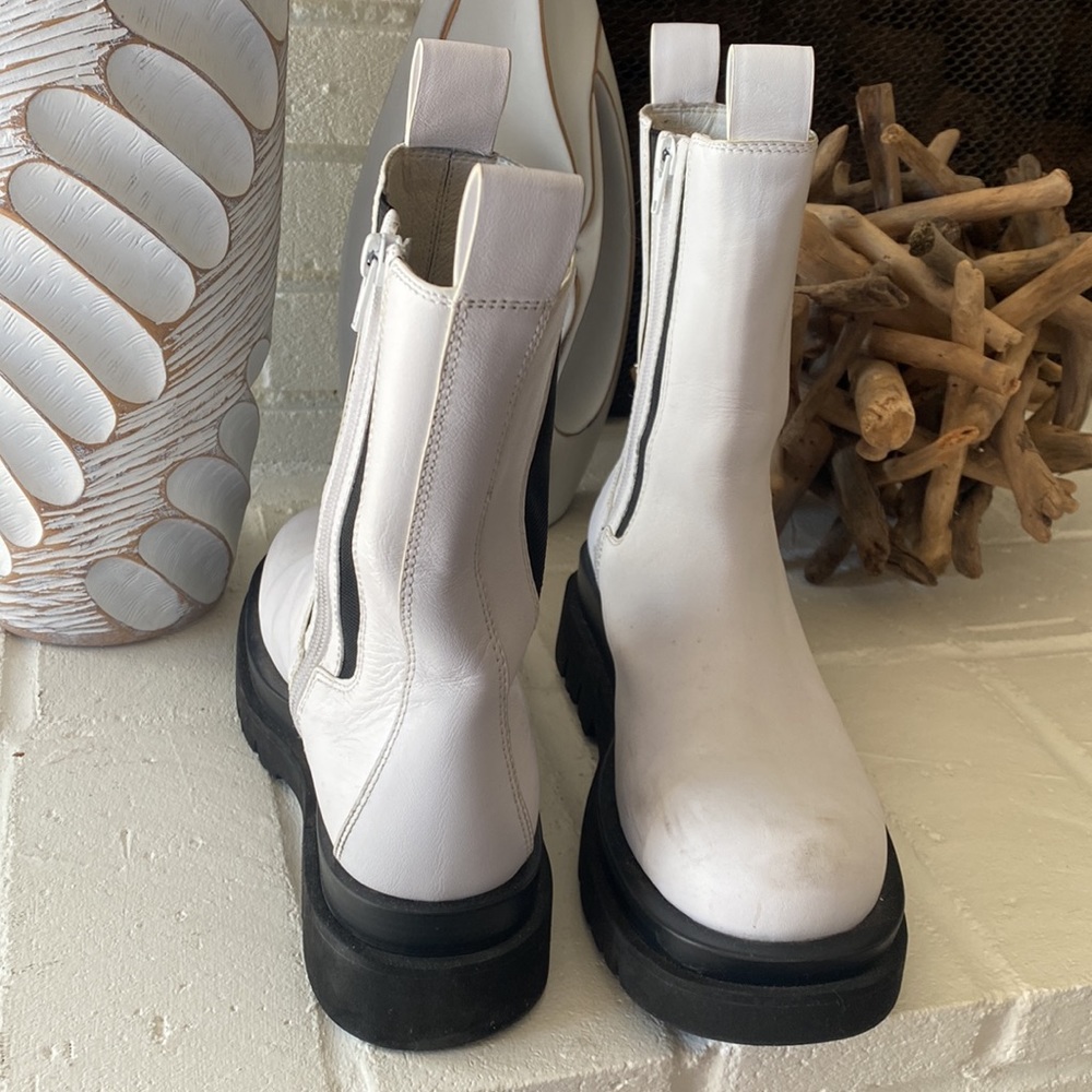 Shoes - Picture 4 of 4